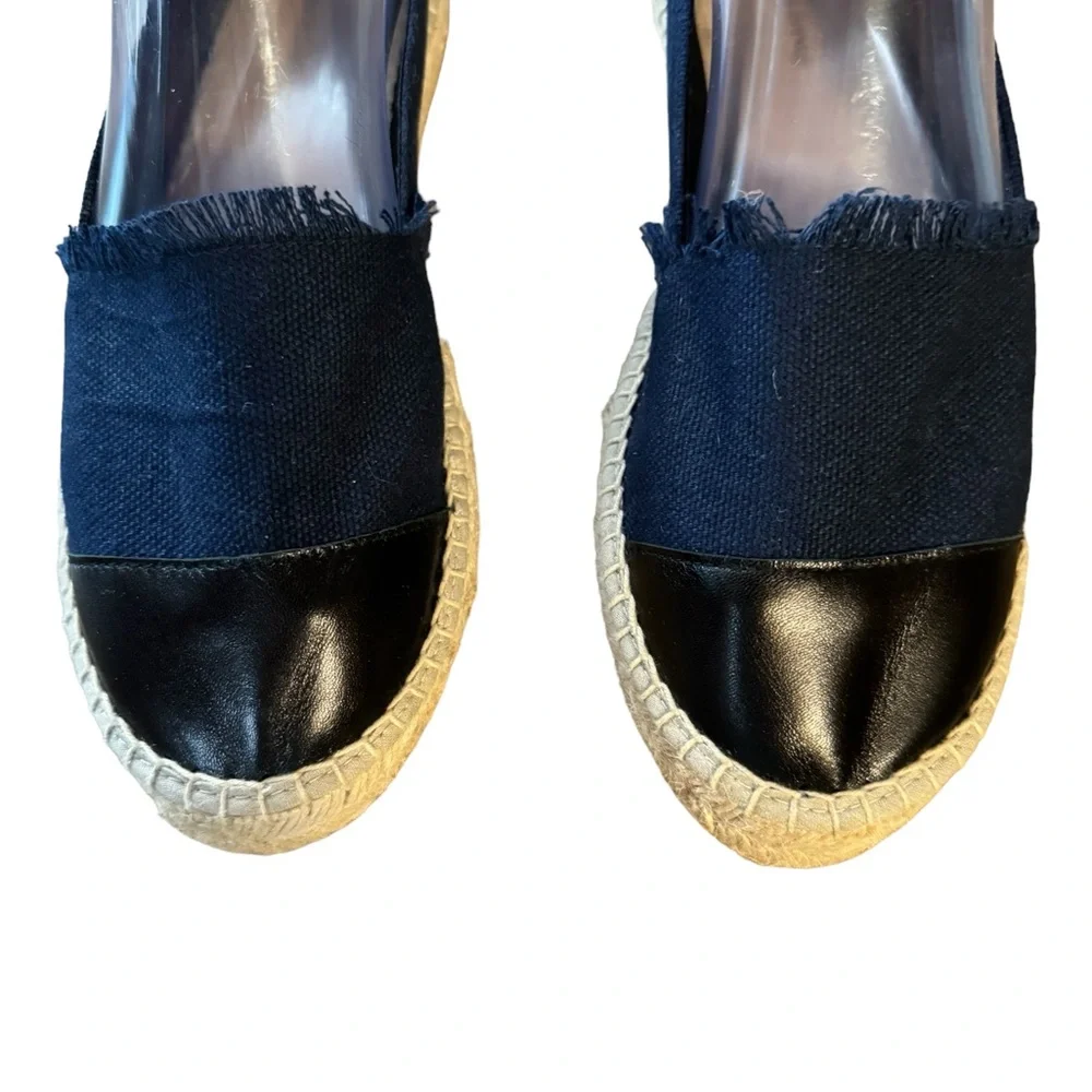 *Women’s Saks 5th Ave Size 9 Blue Fabric Upper Black Faux Leather Toe Espadrille